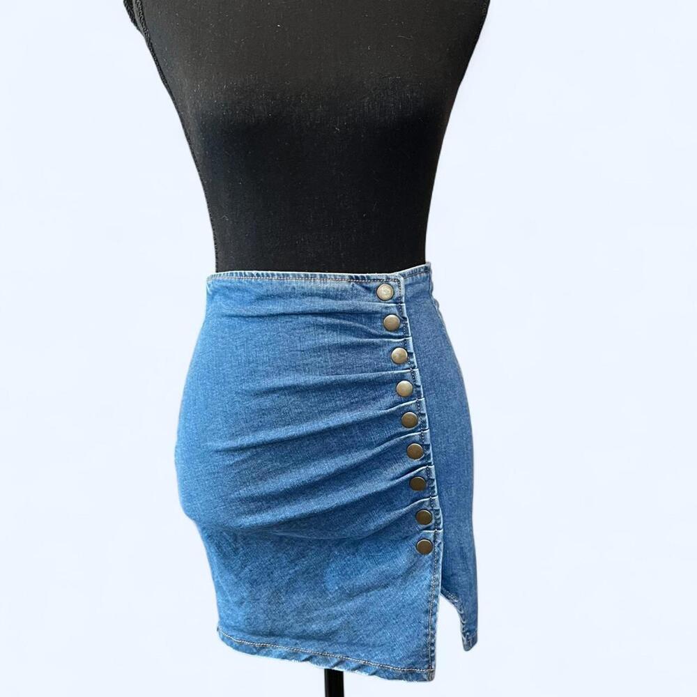 Denim Button-Front Mini Skirt - Blue